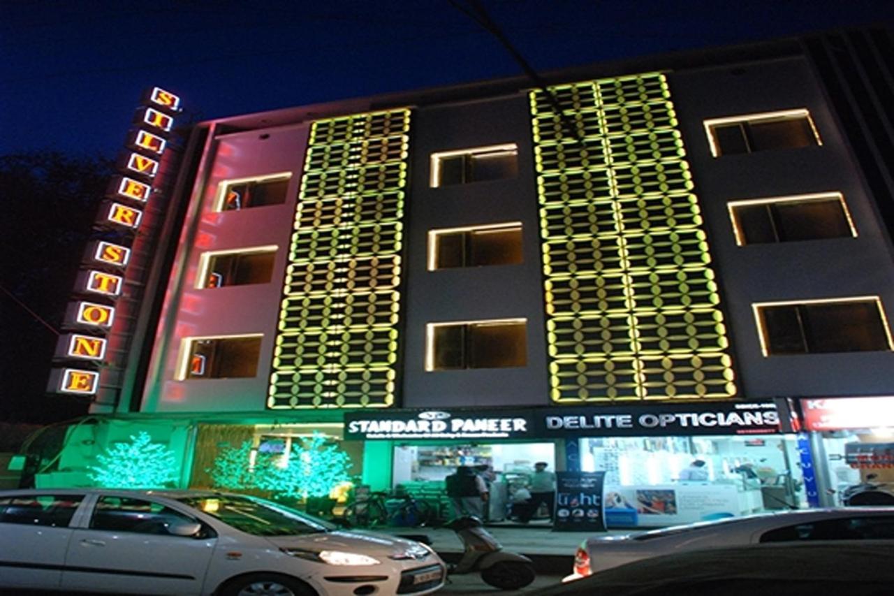 Hotel Silver Stone - Karol Bagh New Delhi Exteriör bild