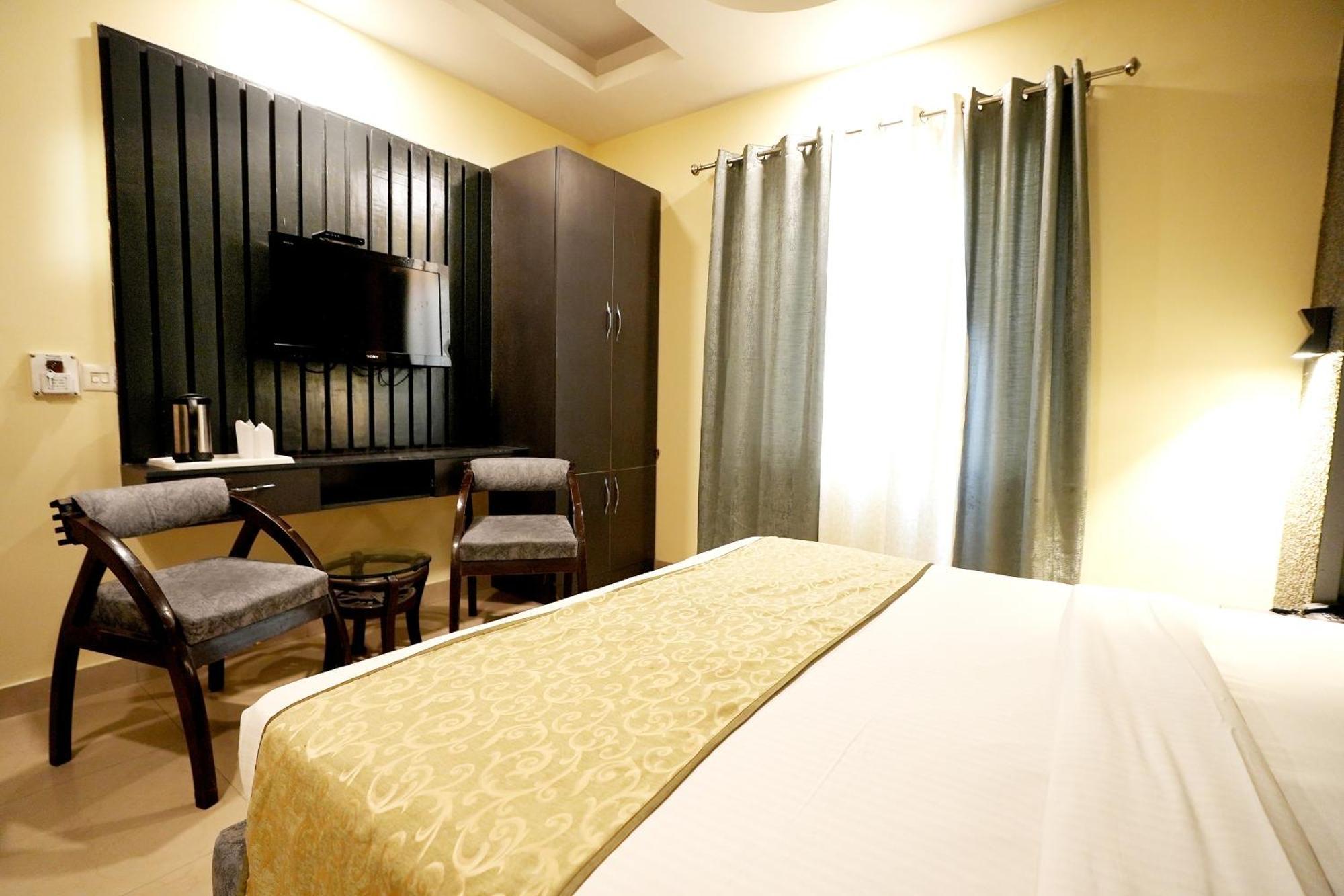 Hotel Silver Stone - Karol Bagh New Delhi Exteriör bild