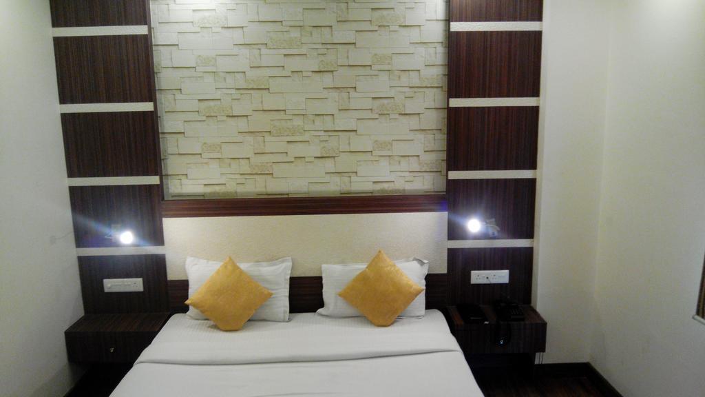 Hotel Silver Stone - Karol Bagh New Delhi Rum bild